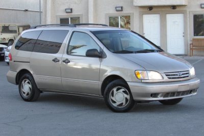 Toyota Sienna (1st Gen)
